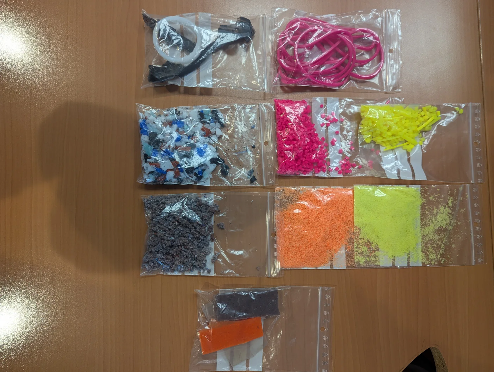 Échantillons de matières silicone sous différentes formes